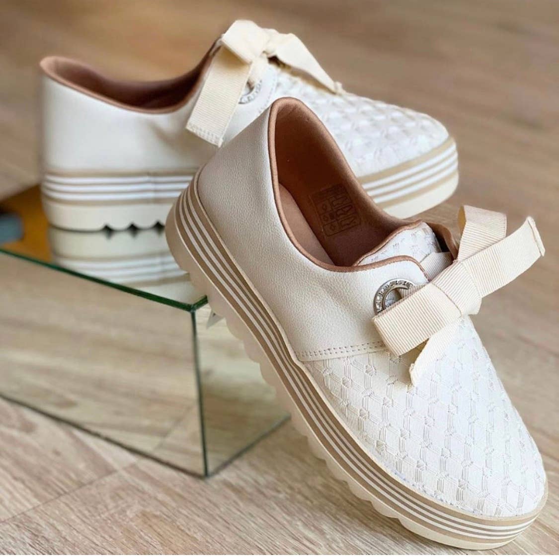 Lace up Sneakers Beige