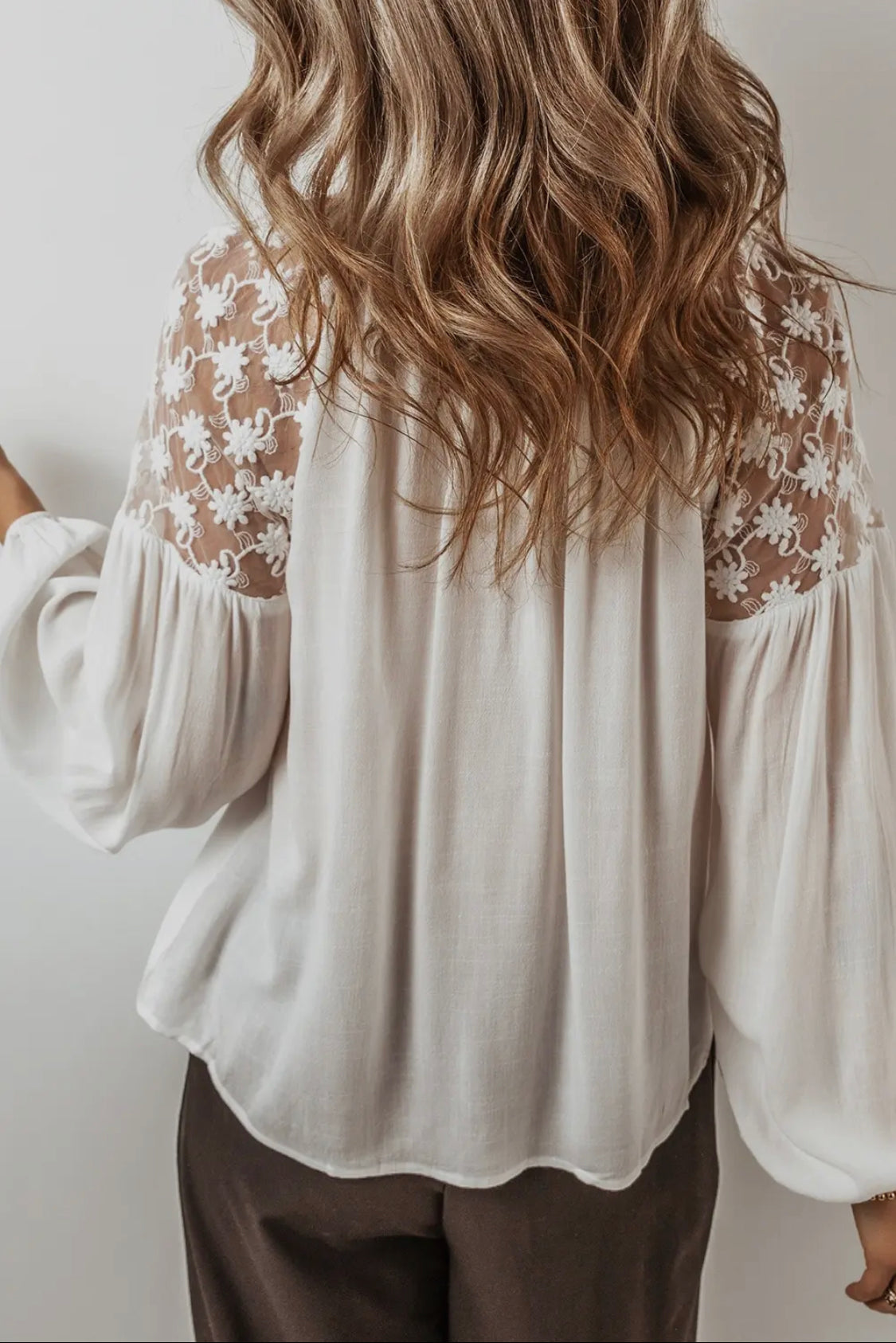 Floral Lace Cream Longsleeve