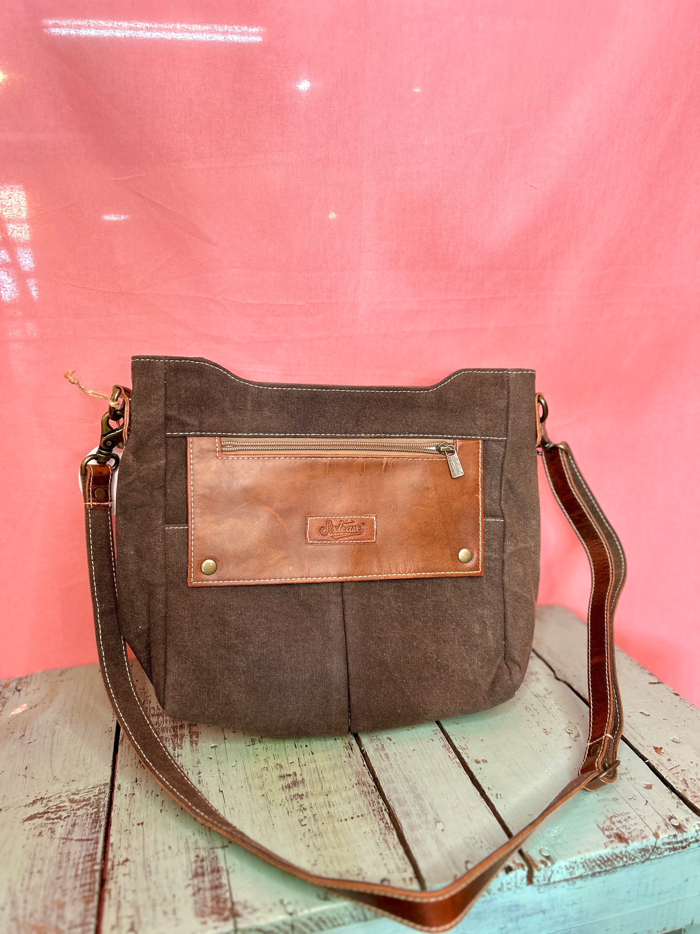 Ashy Black Leather Pocket Purse