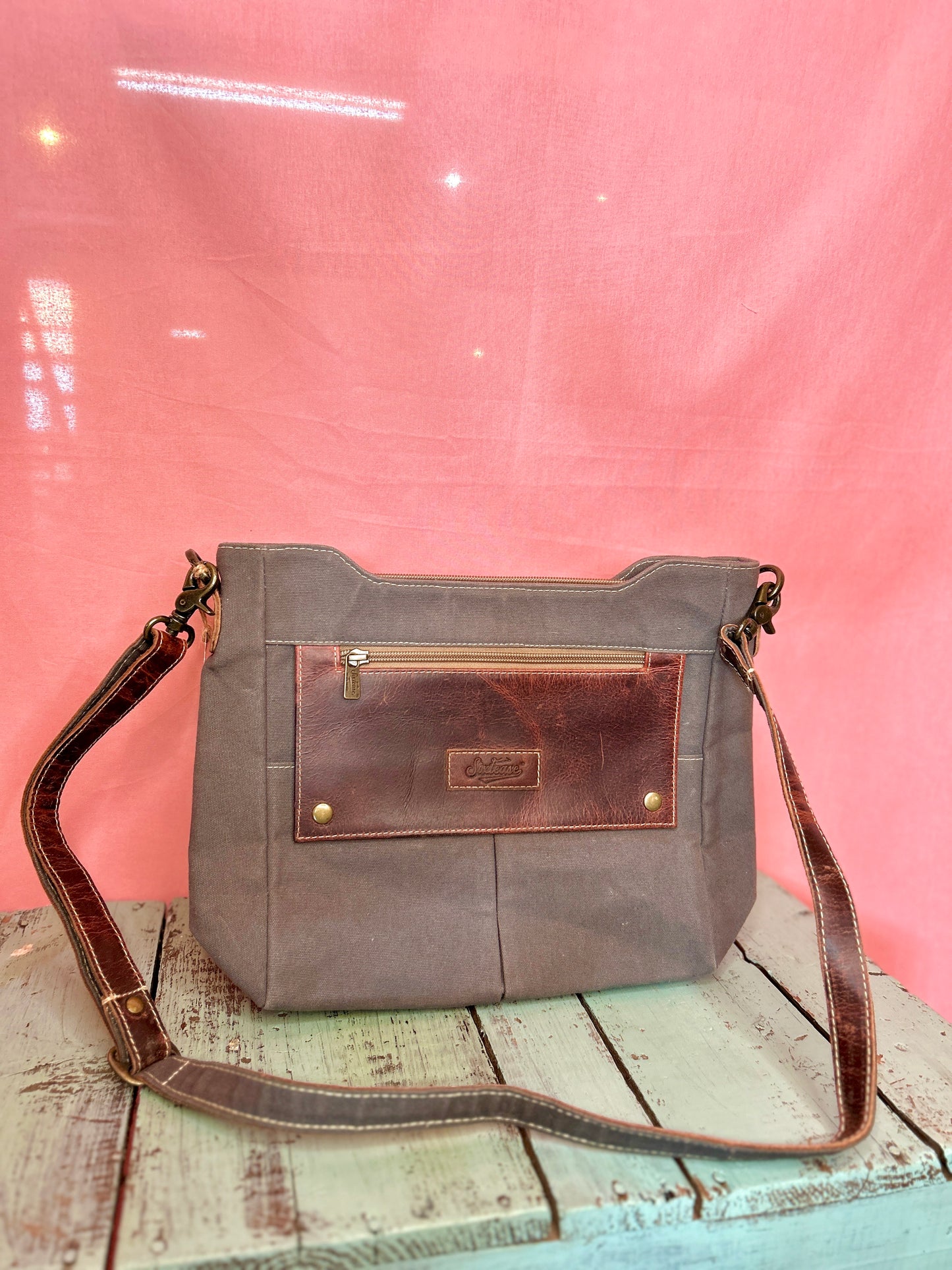 Grey Dark Leather Pocket Purse