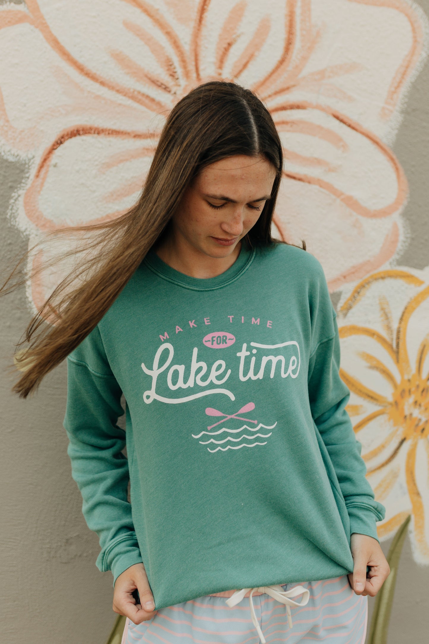 Lake Time Crewneck - Dusty Green