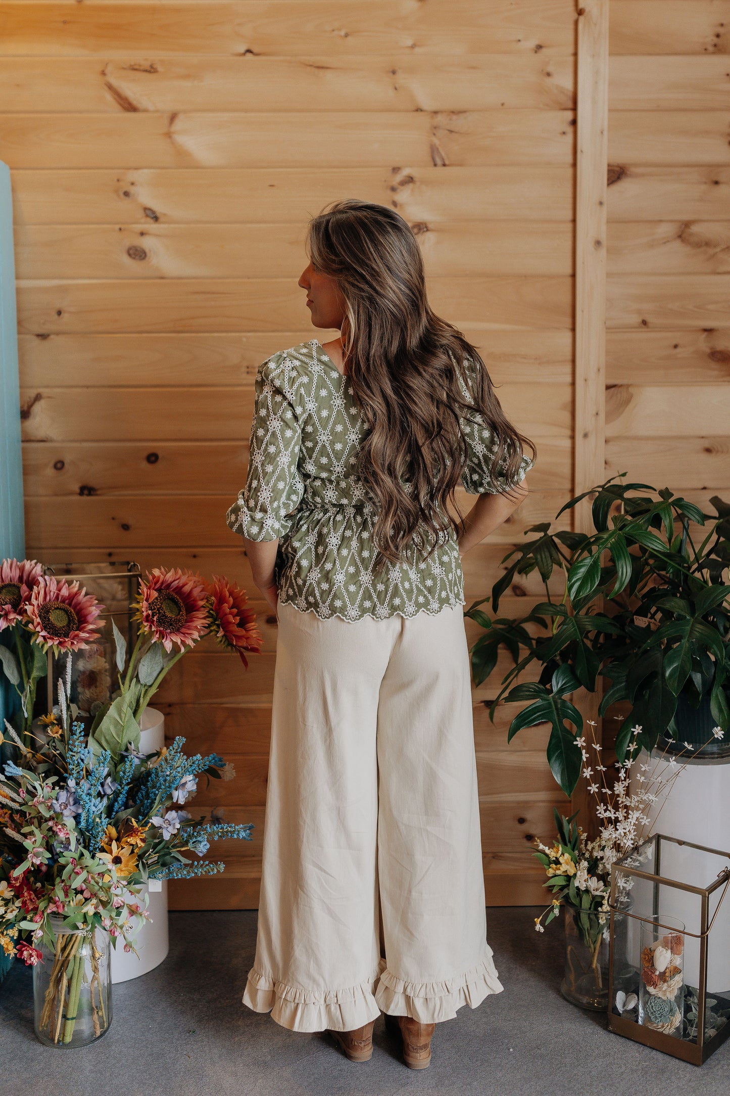 Ecru Ruffle Bottom Pant