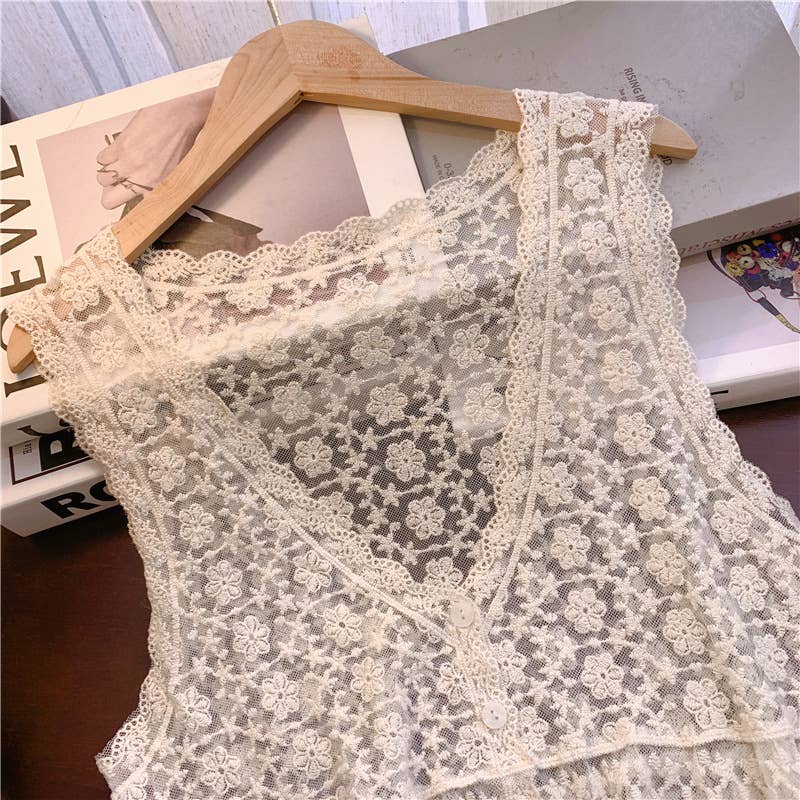 Embroidered Lace Short Sleeve Crop Top: Beige