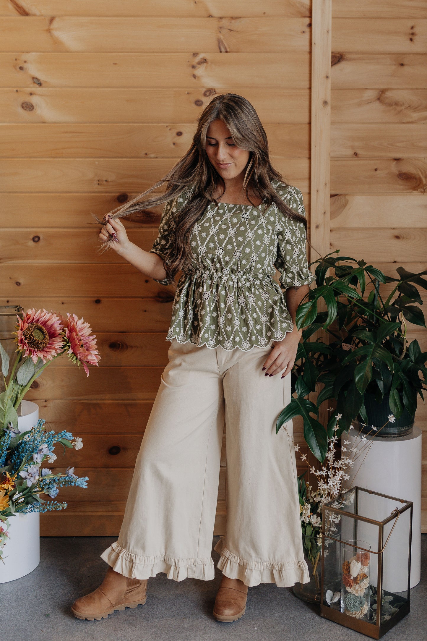 Ecru Ruffle Bottom Pant