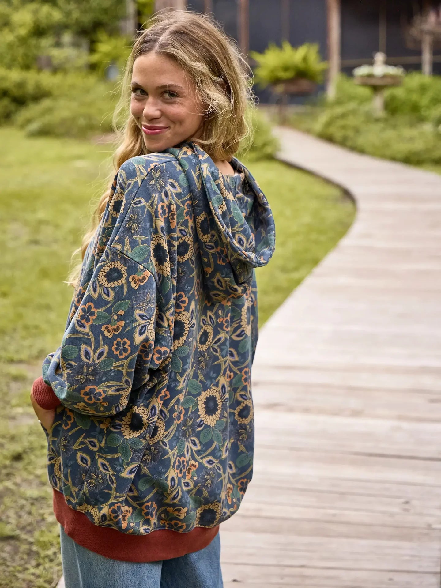 Navy & Tan Dahlias Sweatshirt