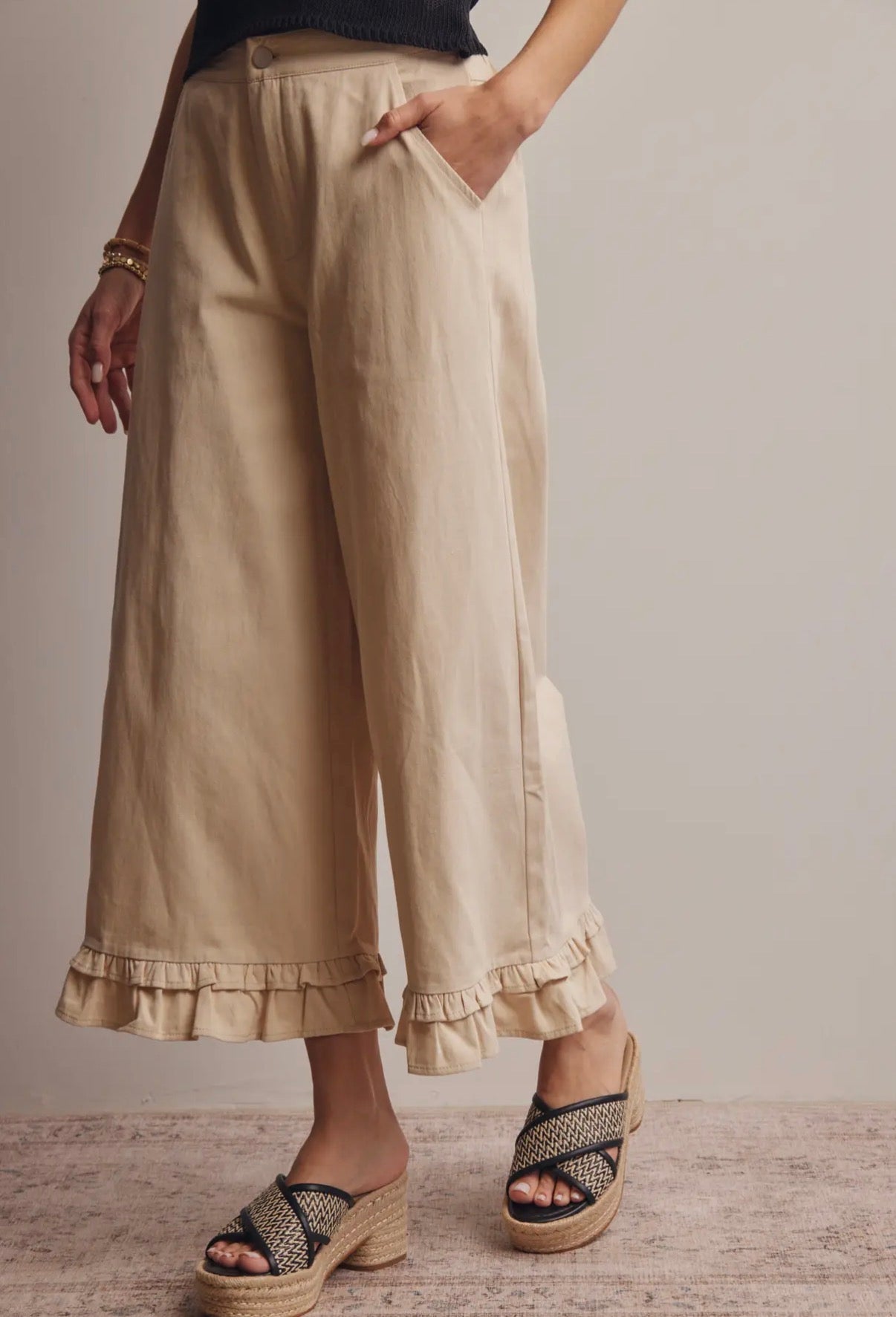 Ecru Ruffle Bottom Pant