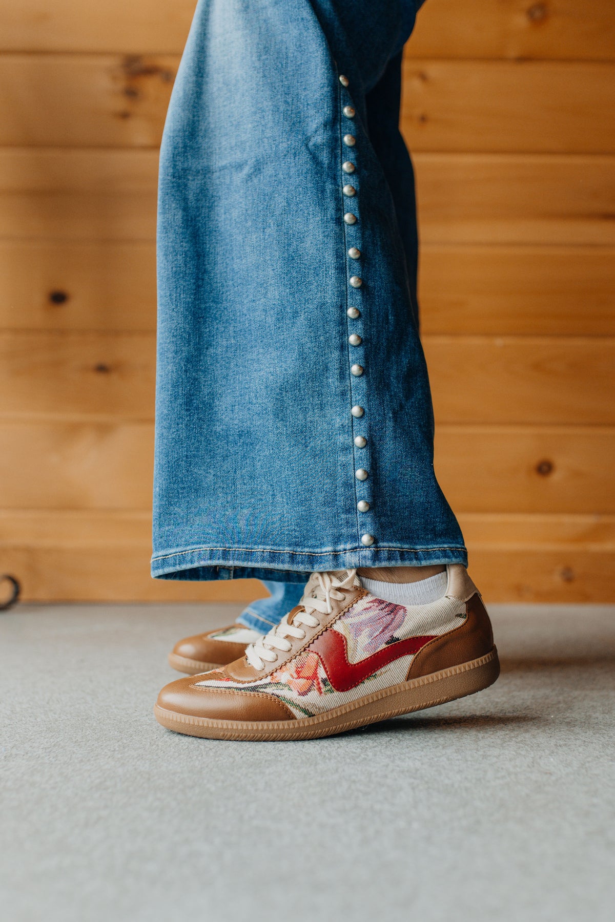 Side Embellishment Jeans