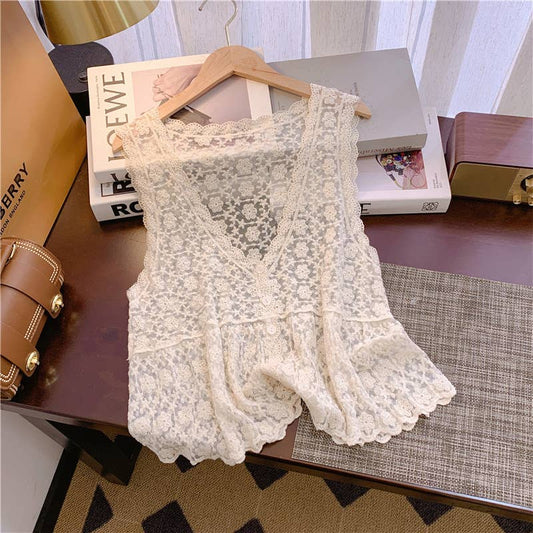 Embroidered Lace Short Sleeve Crop Top: Beige